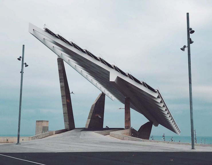 Structurile metalice pentru panouri fotovoltaice – tipuri și aplicații